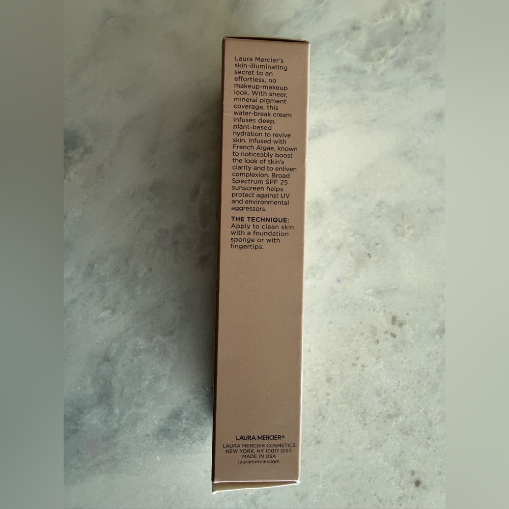 Laura Mercier Tinted Moisturizer Light Revealer - Cream Shade Bisque - Picture 2 of 11